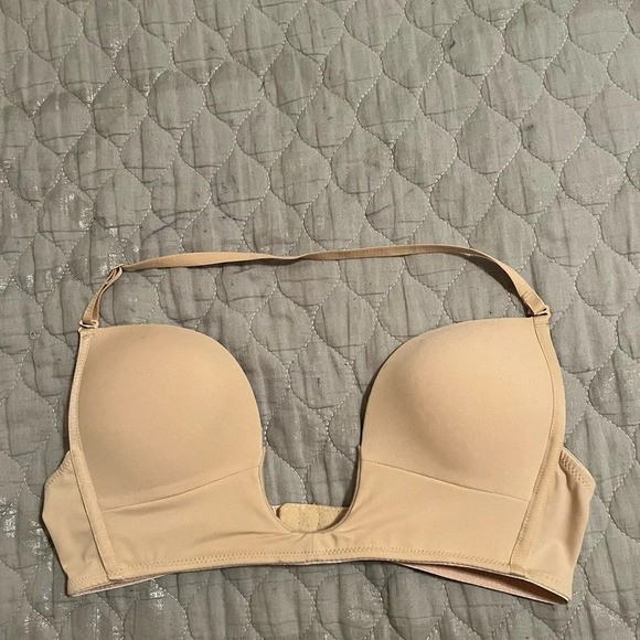 HALTER BRA~DEEP CUT~NWOT~36B - Picture 1 of 3